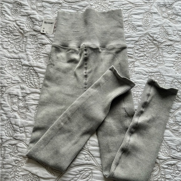 Free People Movement Stylish Ribbed Gray Leggings - Picture 2 of 5